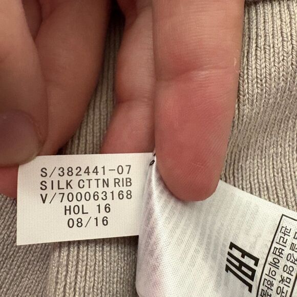 NWT Banana Republic Gray Ribbed V-Neck Fitted Sweater Silk Cotton Size Medium - Picture 5 of 5